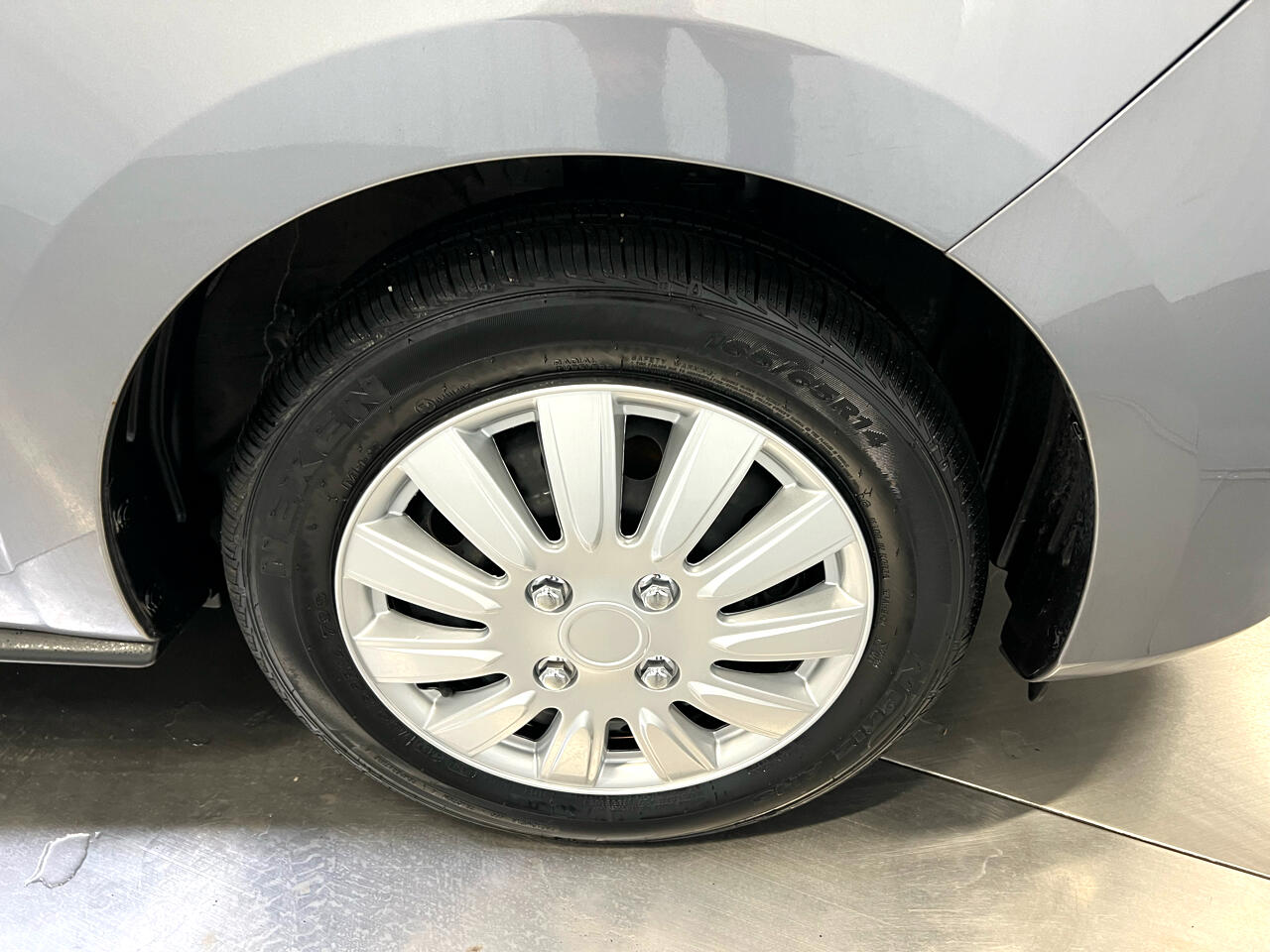 Vehicle image 14 of 23