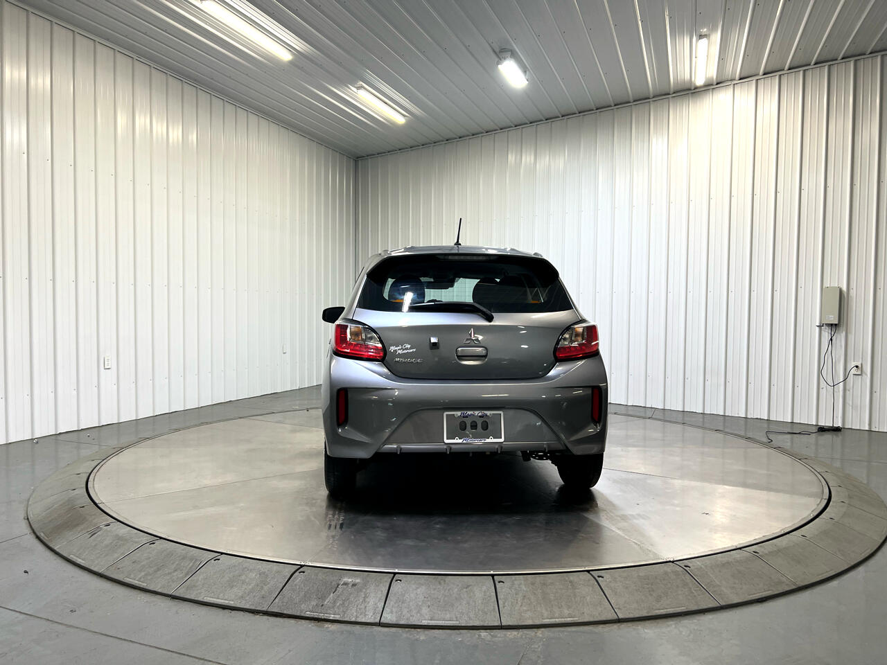 Vehicle image 7 of 23