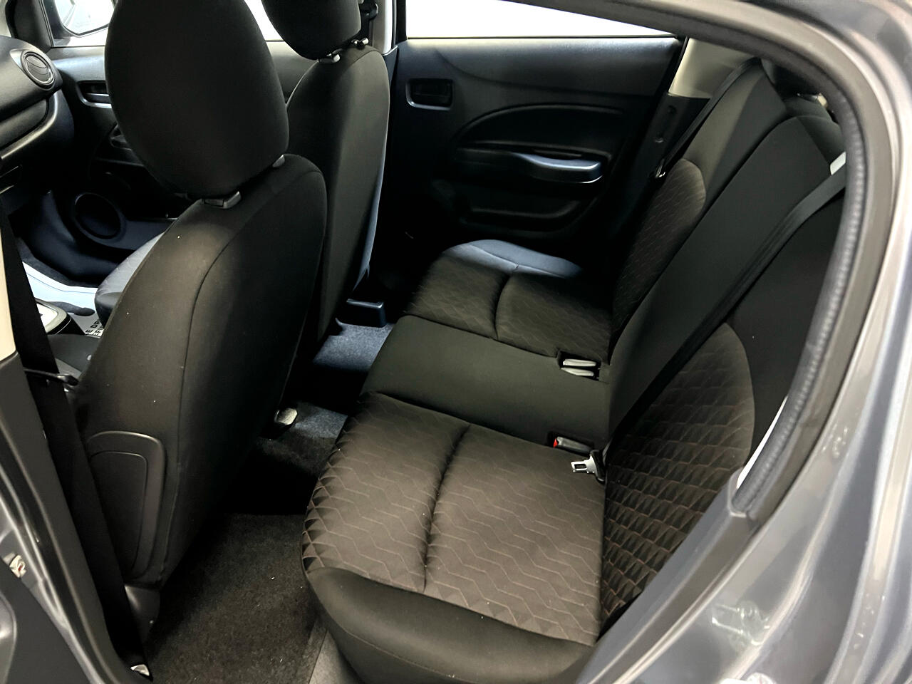 Vehicle image 10 of 23