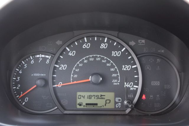 Vehicle image 16 of 32