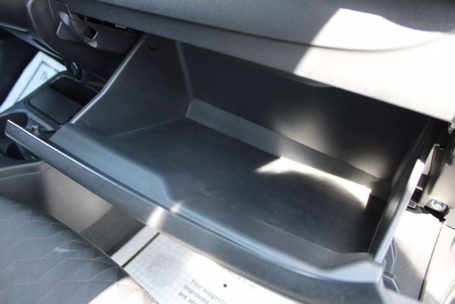 Vehicle image 24 of 32