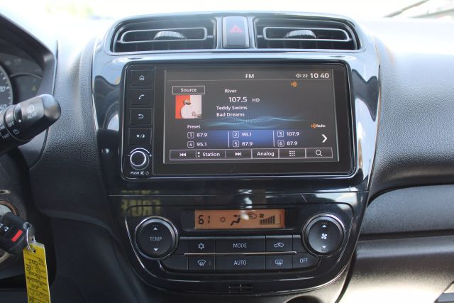 Vehicle image 10 of 32