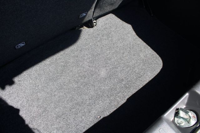 Vehicle image 26 of 32