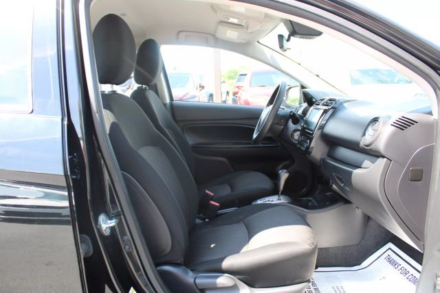 Vehicle image 23 of 32
