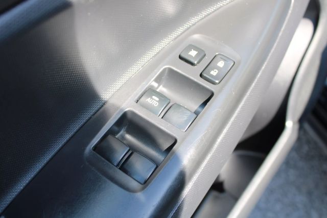 Vehicle image 8 of 32