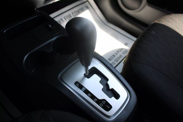 Vehicle image 14 of 32
