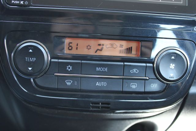 Vehicle image 13 of 32