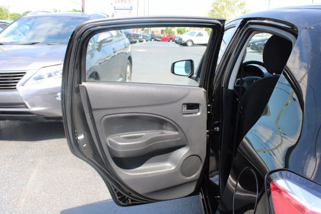 Vehicle image 19 of 32