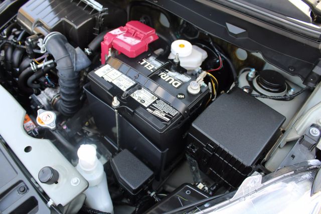 Vehicle image 28 of 32