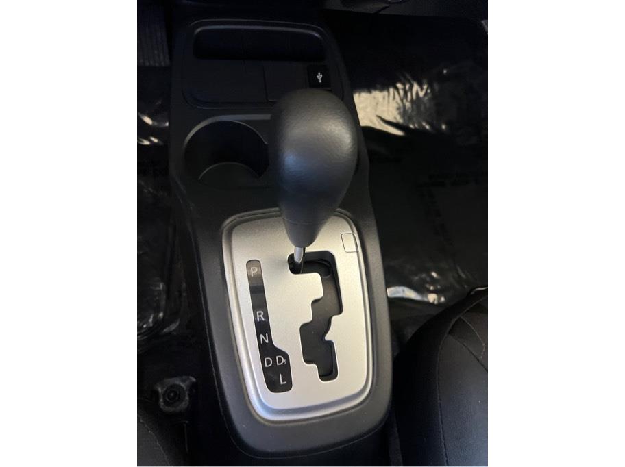 Vehicle image 17 of 25