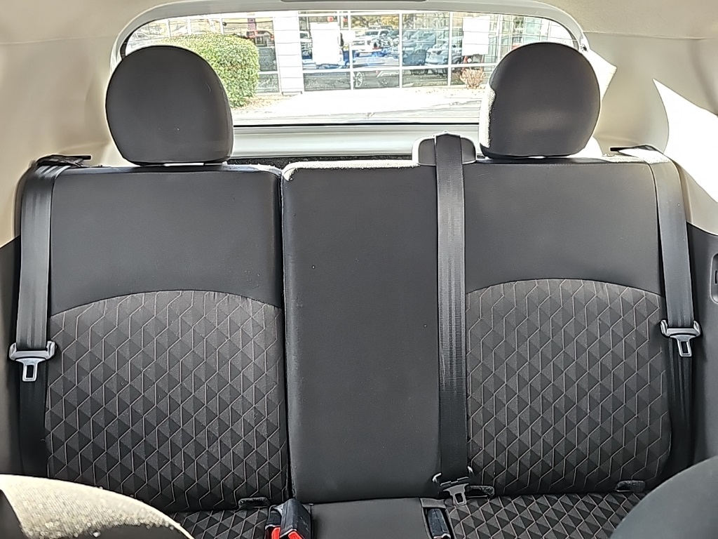 Vehicle image 21 of 35