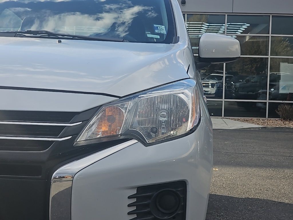 Vehicle image 31 of 35