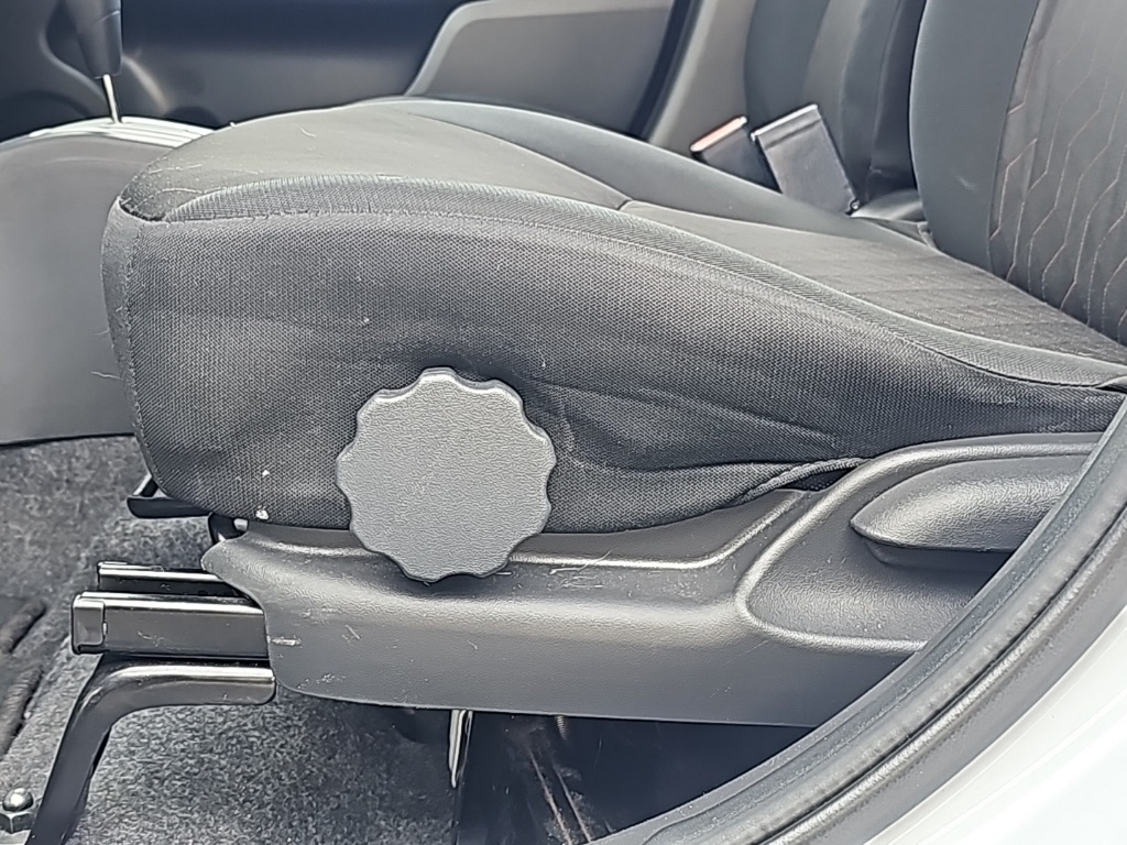 Vehicle image 11 of 35