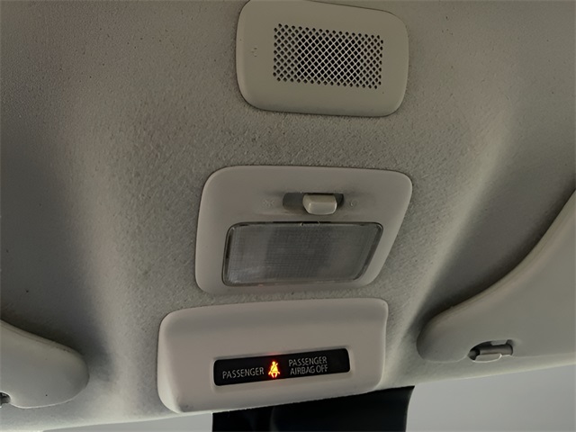 Vehicle image 22 of 24