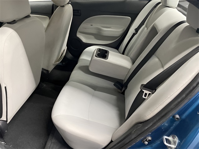 Vehicle image 11 of 24
