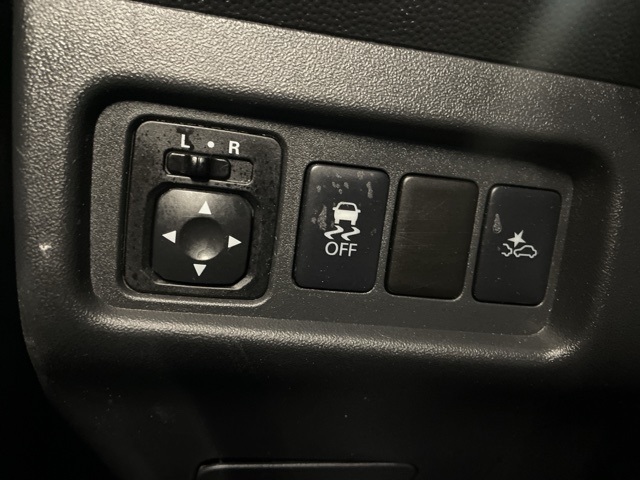 Vehicle image 20 of 24