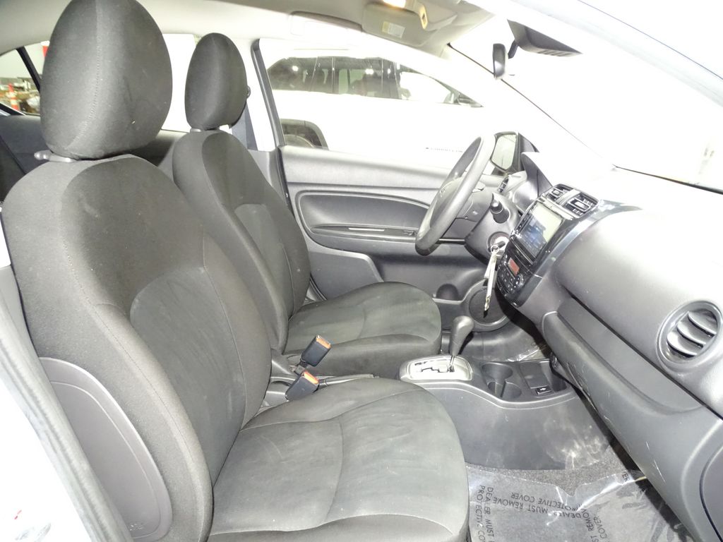 Vehicle image 11 of 34