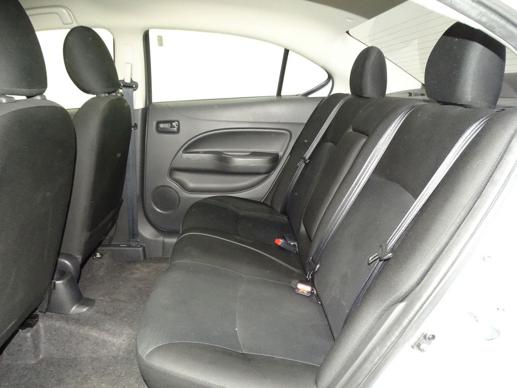 Vehicle image 9 of 34