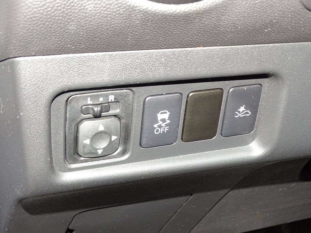 Vehicle image 14 of 34