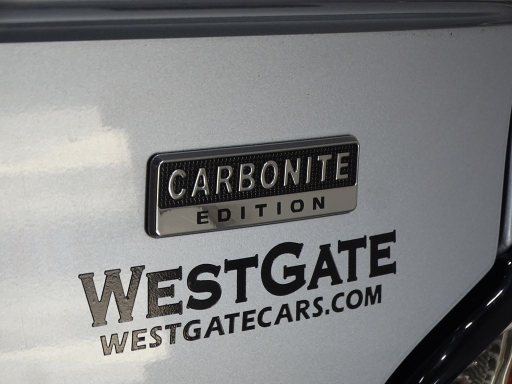 Vehicle image 33 of 34