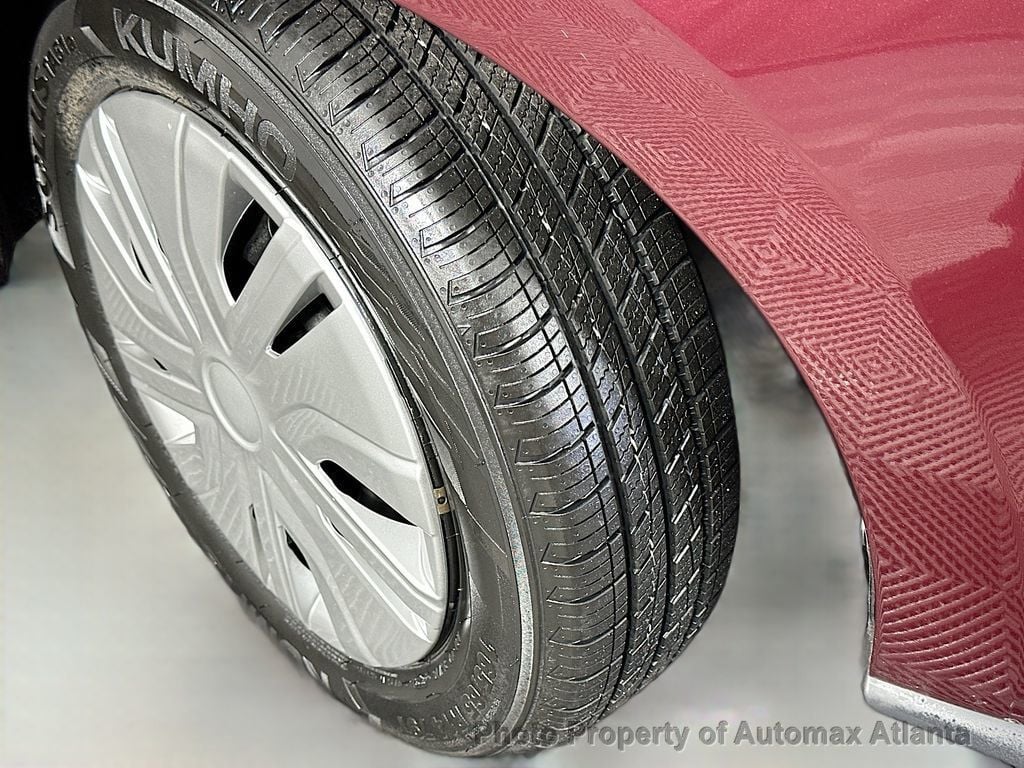 Vehicle image 31 of 33