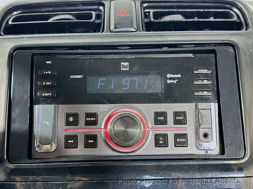 Vehicle image 14 of 33