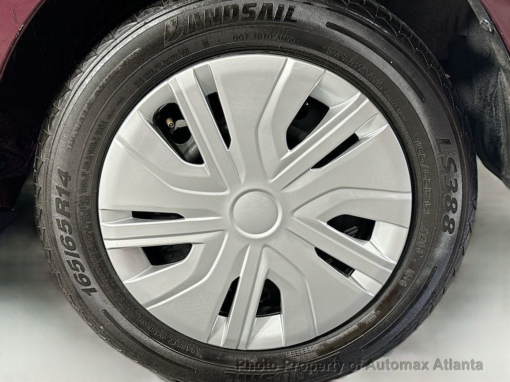 Vehicle image 30 of 33