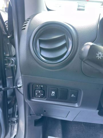 Vehicle image 23 of 27