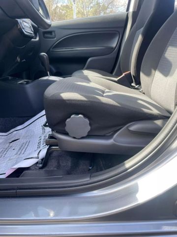 Vehicle image 25 of 27