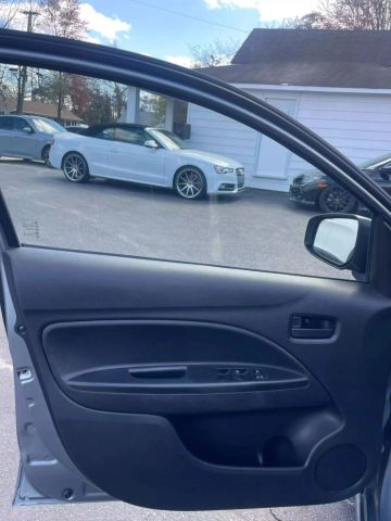Vehicle image 19 of 27