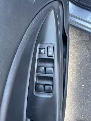 Vehicle image 21 of 27