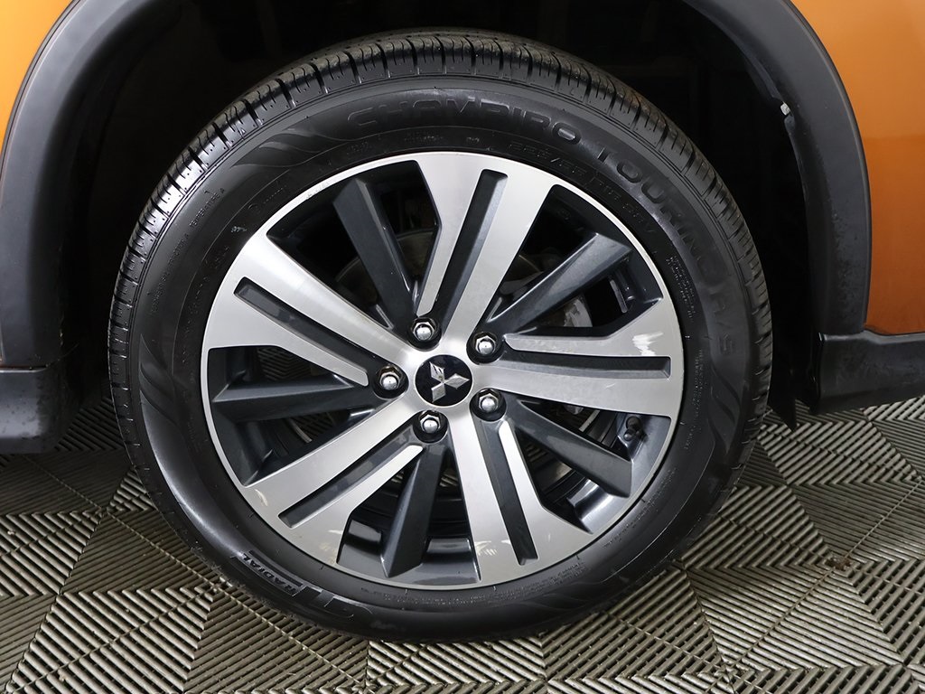 Vehicle image 13 of 45