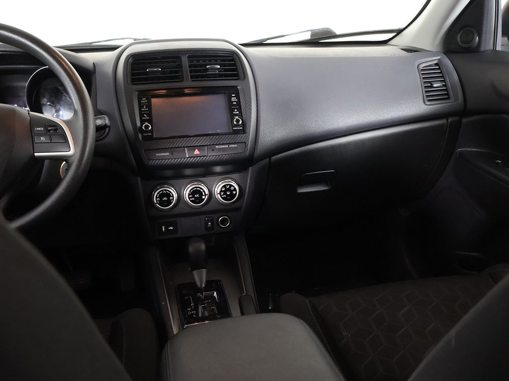 Vehicle image 21 of 45