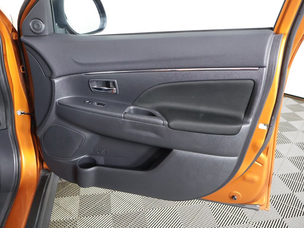 Vehicle image 29 of 45