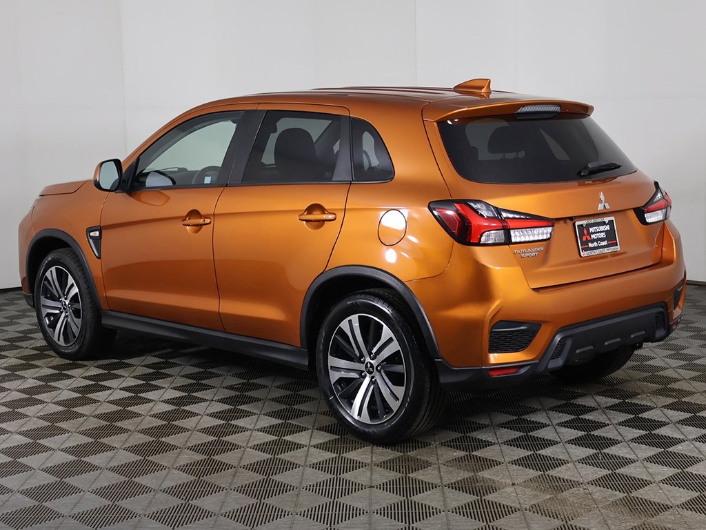 Vehicle image 10 of 45