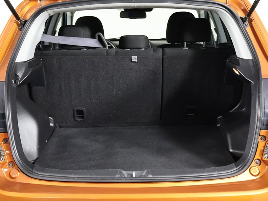 Vehicle image 14 of 45