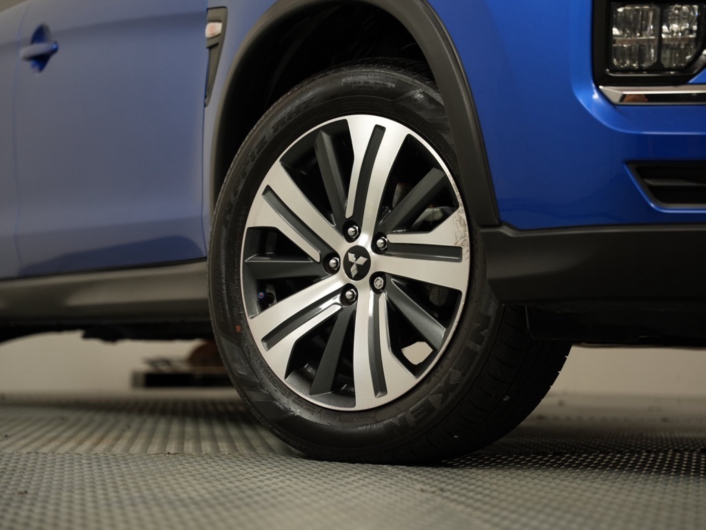 Vehicle image 16 of 56