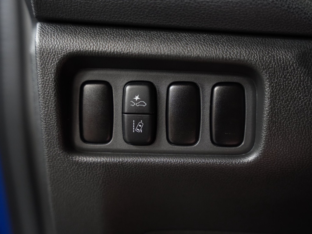 Vehicle image 43 of 56