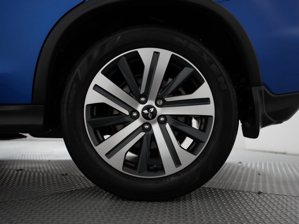 Vehicle image 54 of 56