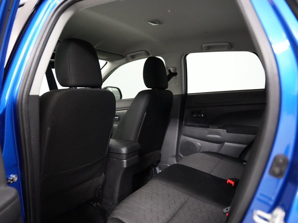 Vehicle image 33 of 56