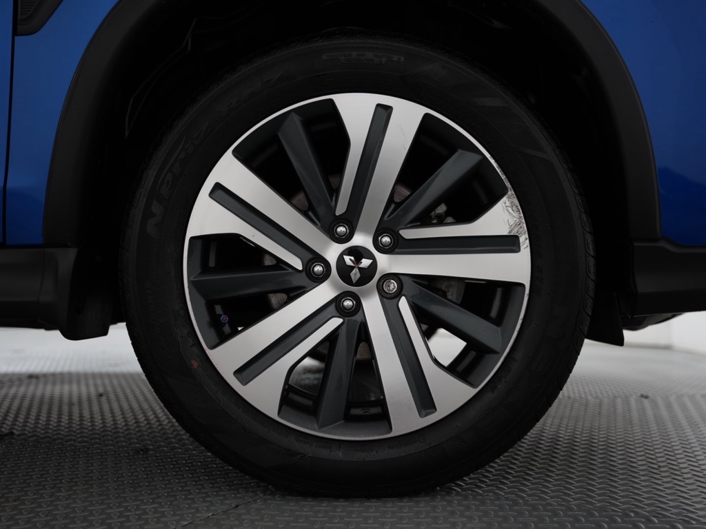 Vehicle image 52 of 56