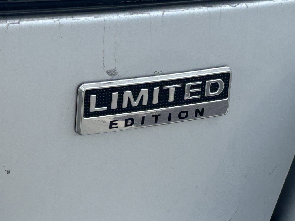 Vehicle image 9 of 15