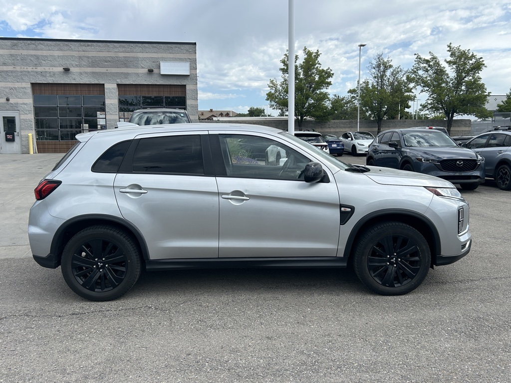 Vehicle image 4 of 15