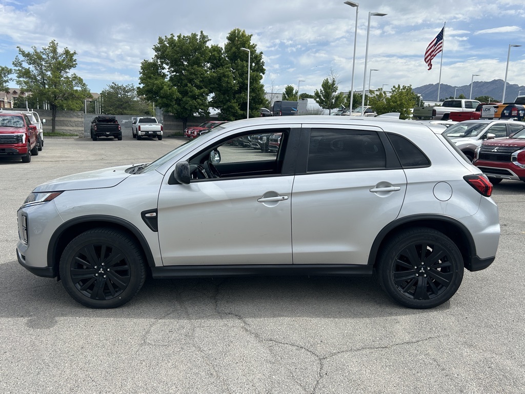 Vehicle image 8 of 15
