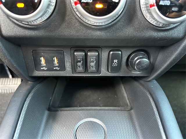 Vehicle image 26 of 38