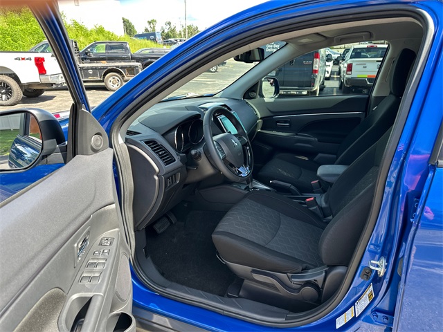 Vehicle image 11 of 38