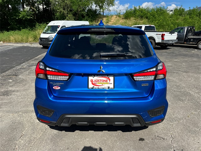 Vehicle image 10 of 38