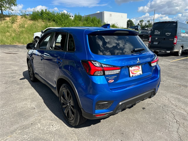 Vehicle image 7 of 38