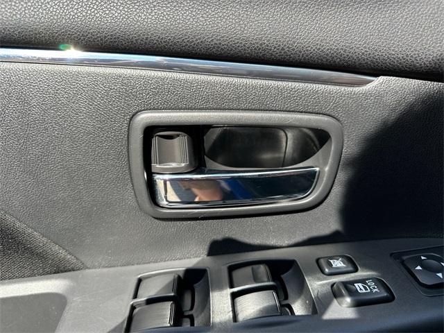 Vehicle image 32 of 38