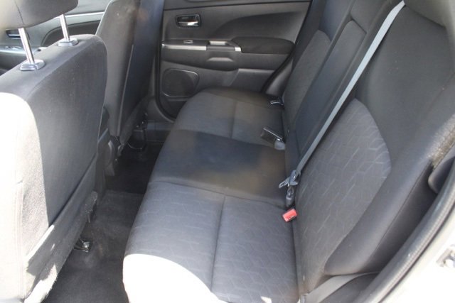 Vehicle image 25 of 40